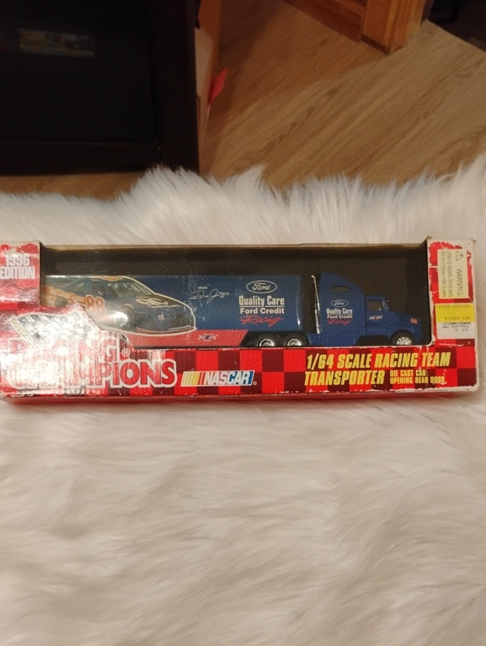 (R-1) 1996 Nascar 1/64 Scale Racing Team Transporter Die Cast